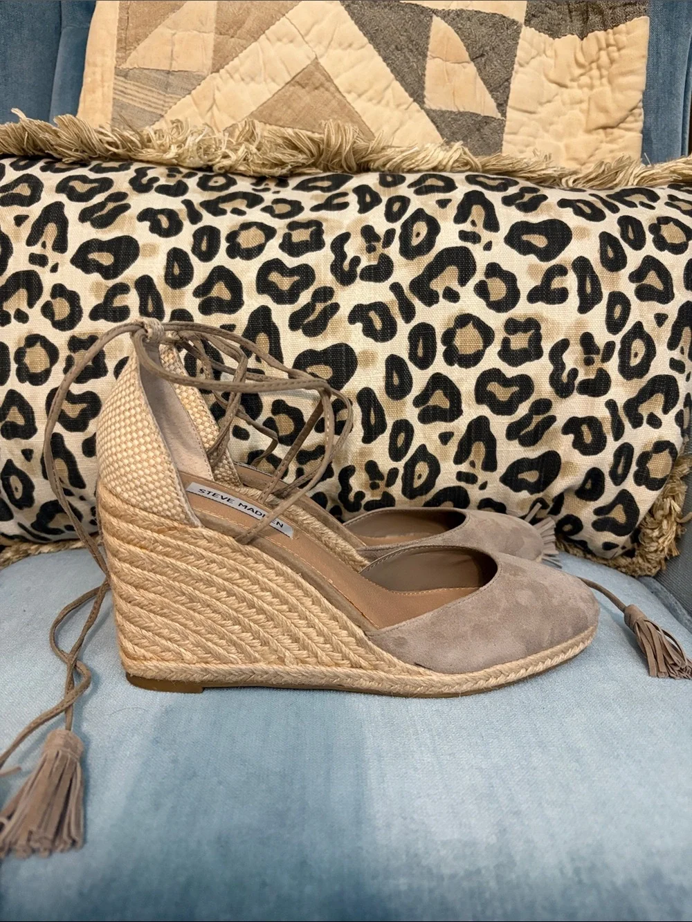 Steve Madden suede upper