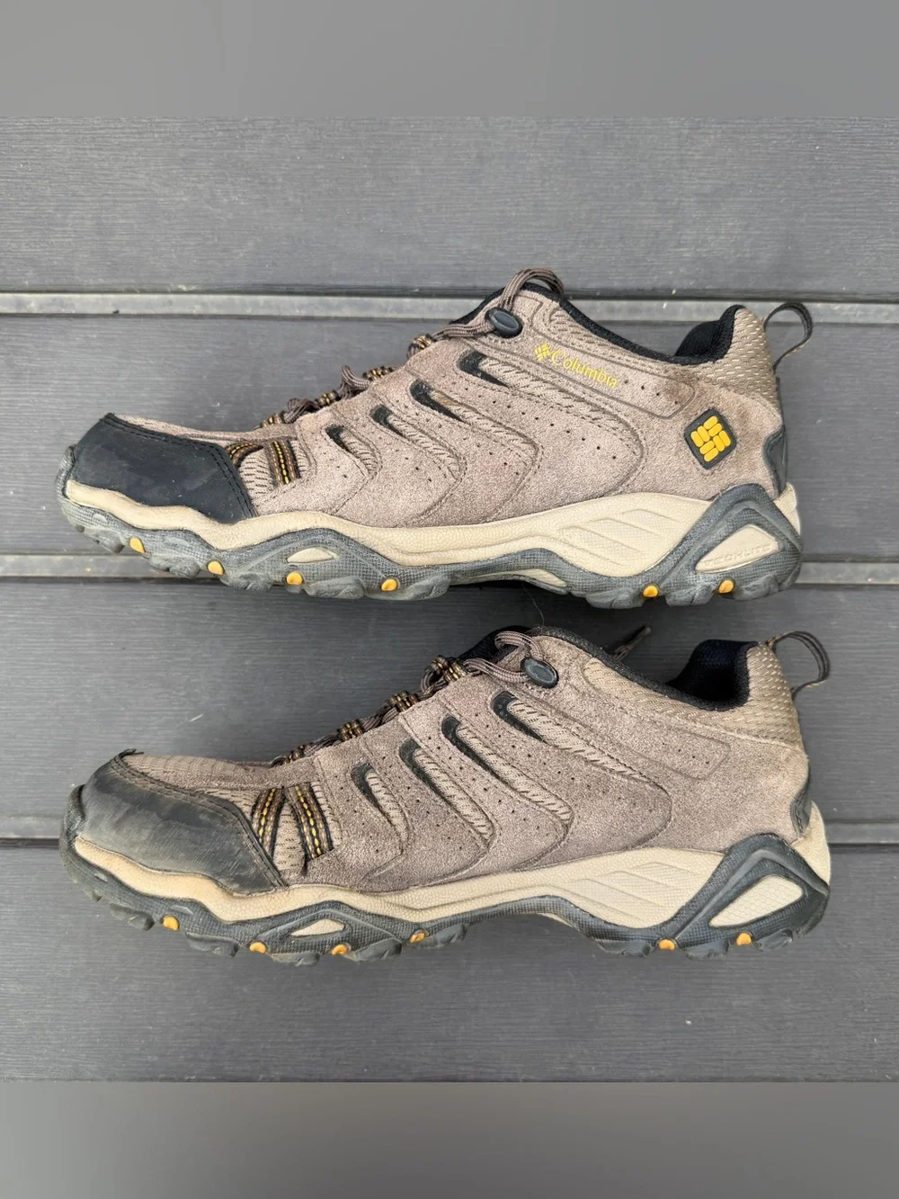 Columbia Men’s Size 9 Hiking Trail Shoes Brown Omni Grip Outdoor Low Top