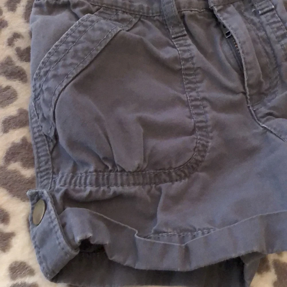 77kids euc shorts