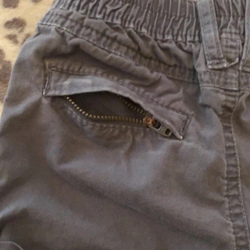 77kids euc shorts