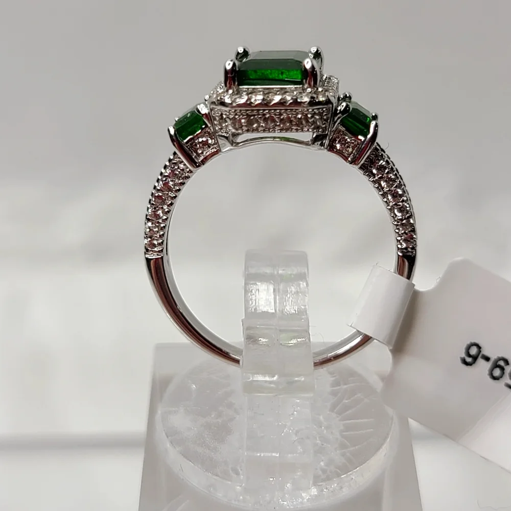 Chrome Diopside silver artfully
