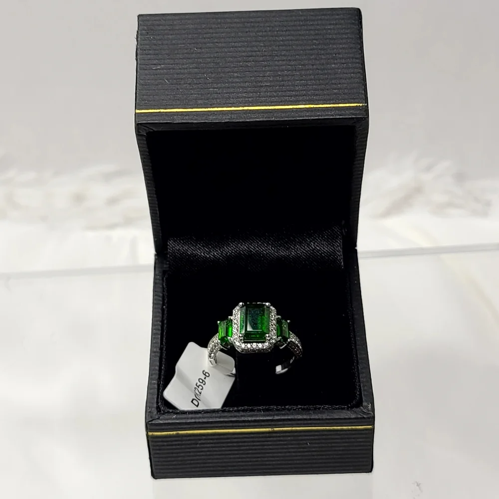Chrome Diopside vibrant designed