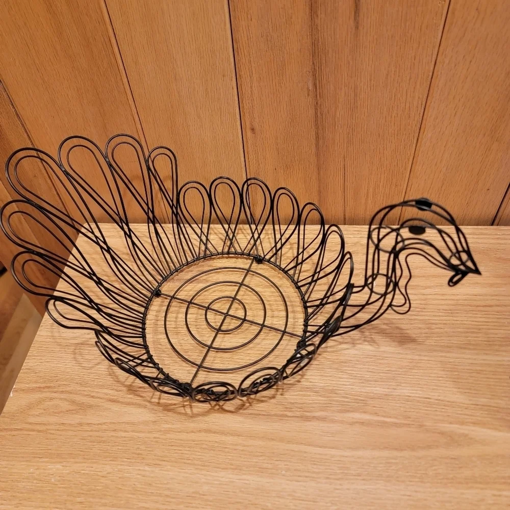 Vintage Large Metal Wire Basket Turkey Fruit Bread Bowl Thanksgiving Table