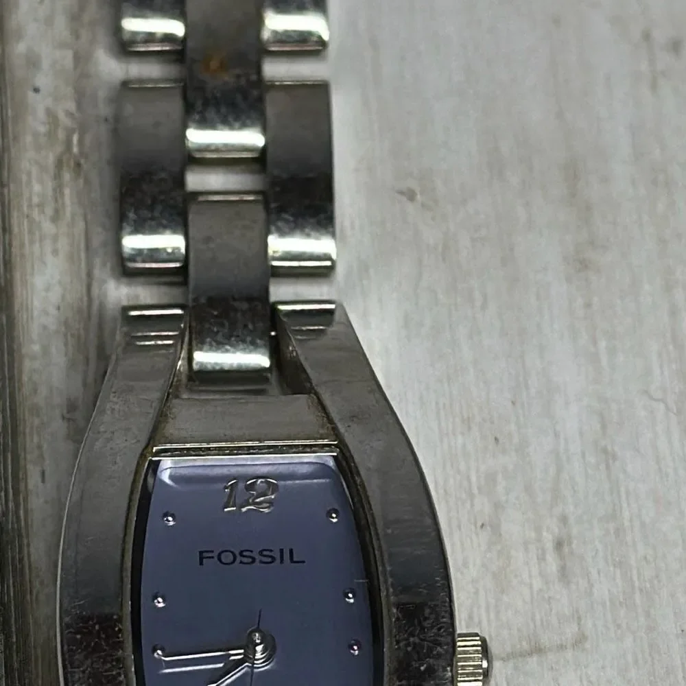 Fossil f2 silver