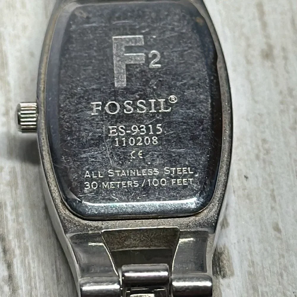 Fossil f2 silver