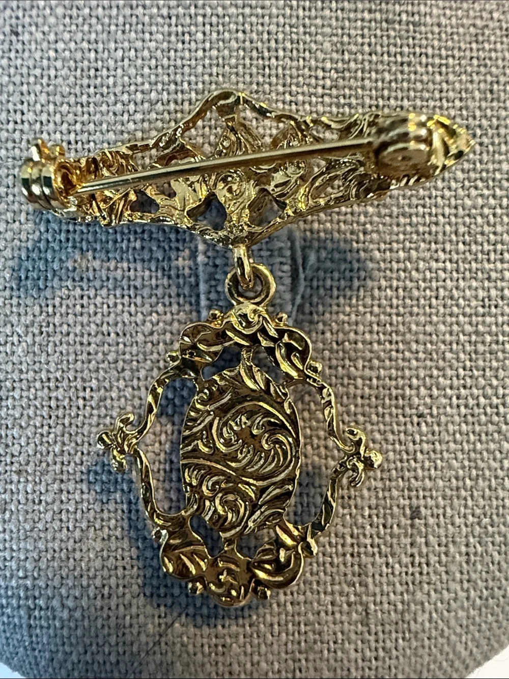 N/A gold tone