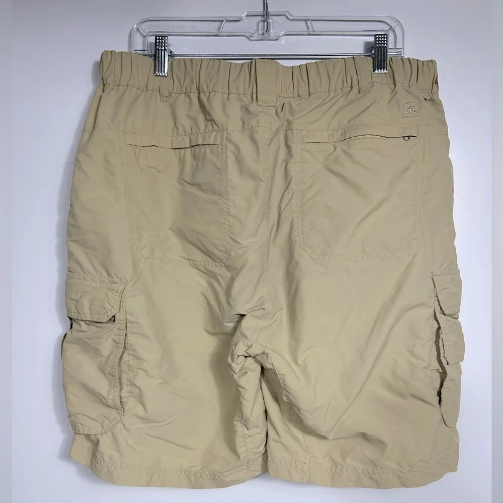 REI Men's Cargo Athletic Hiking Shorts Size XL Khaki Tan Nude