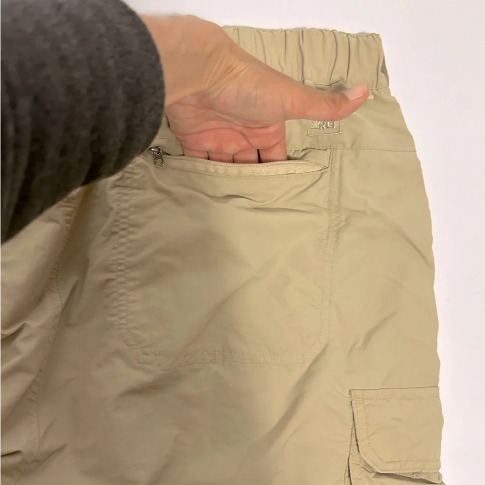 REI Men's Cargo Athletic Hiking Shorts Size XL Khaki Tan Nude