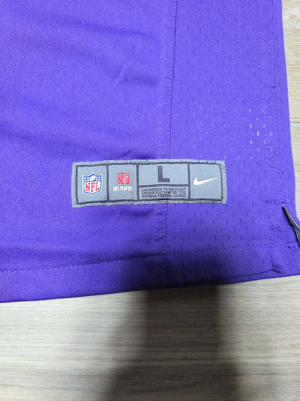 Nike 14 details
