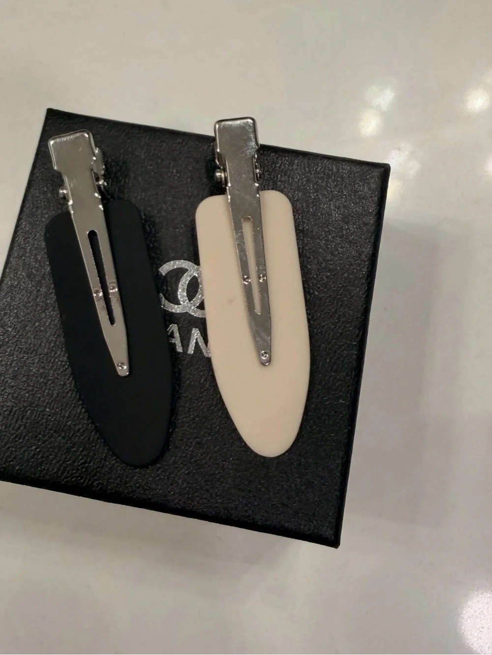 None pair chanel