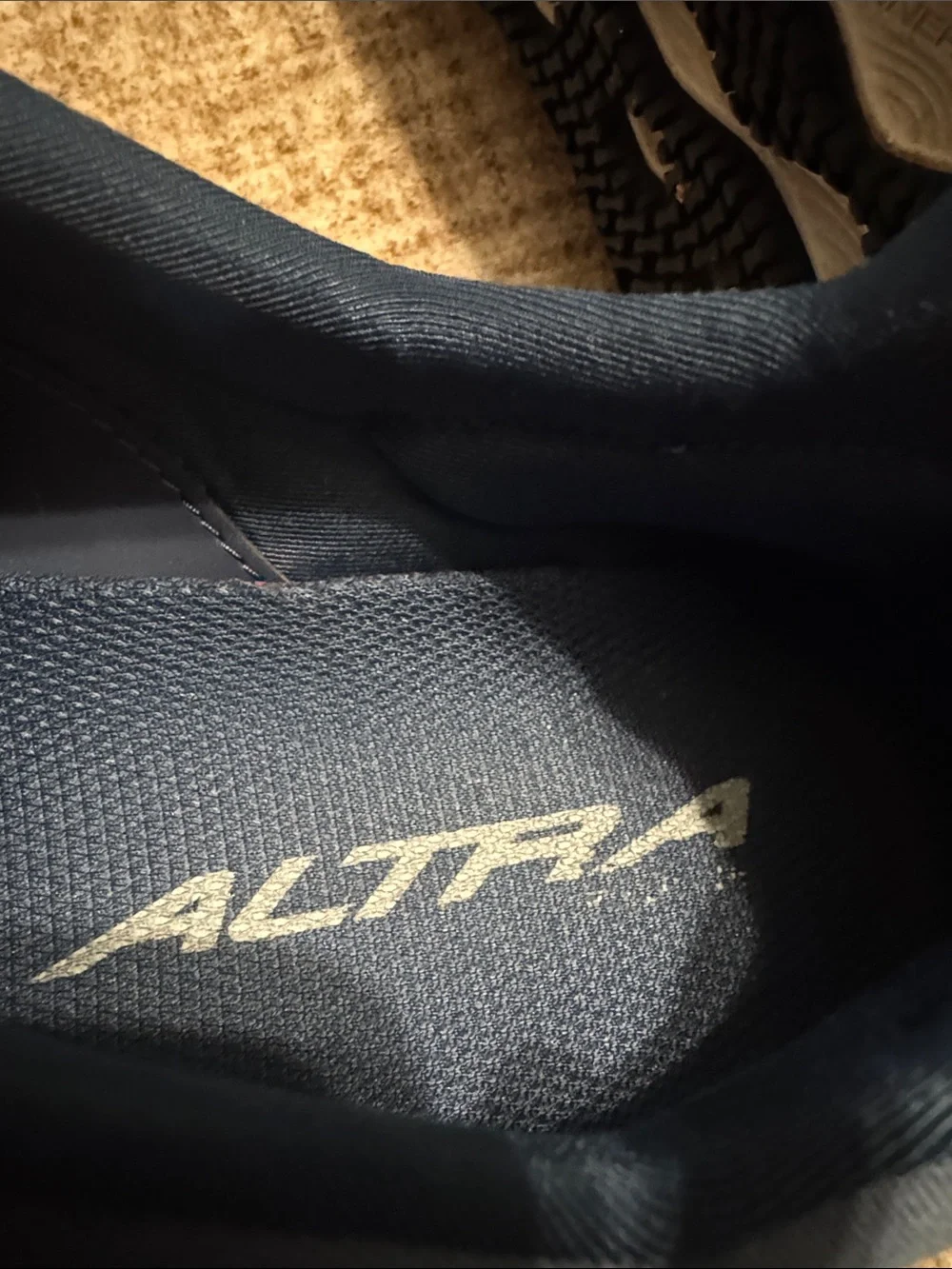 Altra light gray