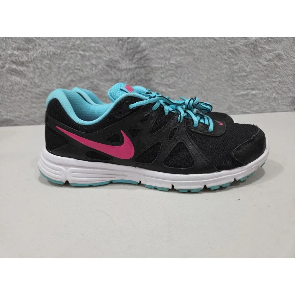 Nike product pair