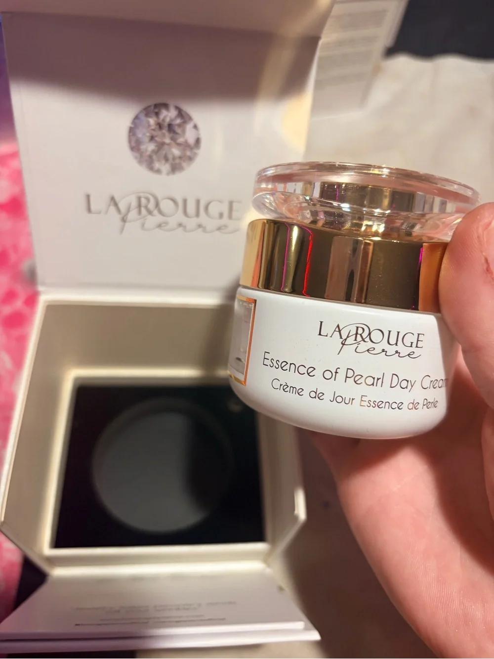 La Rouge essence pearl