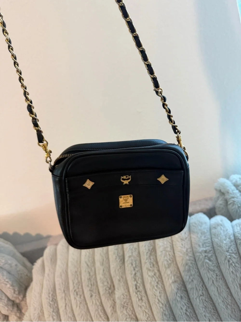 MCM compact black
