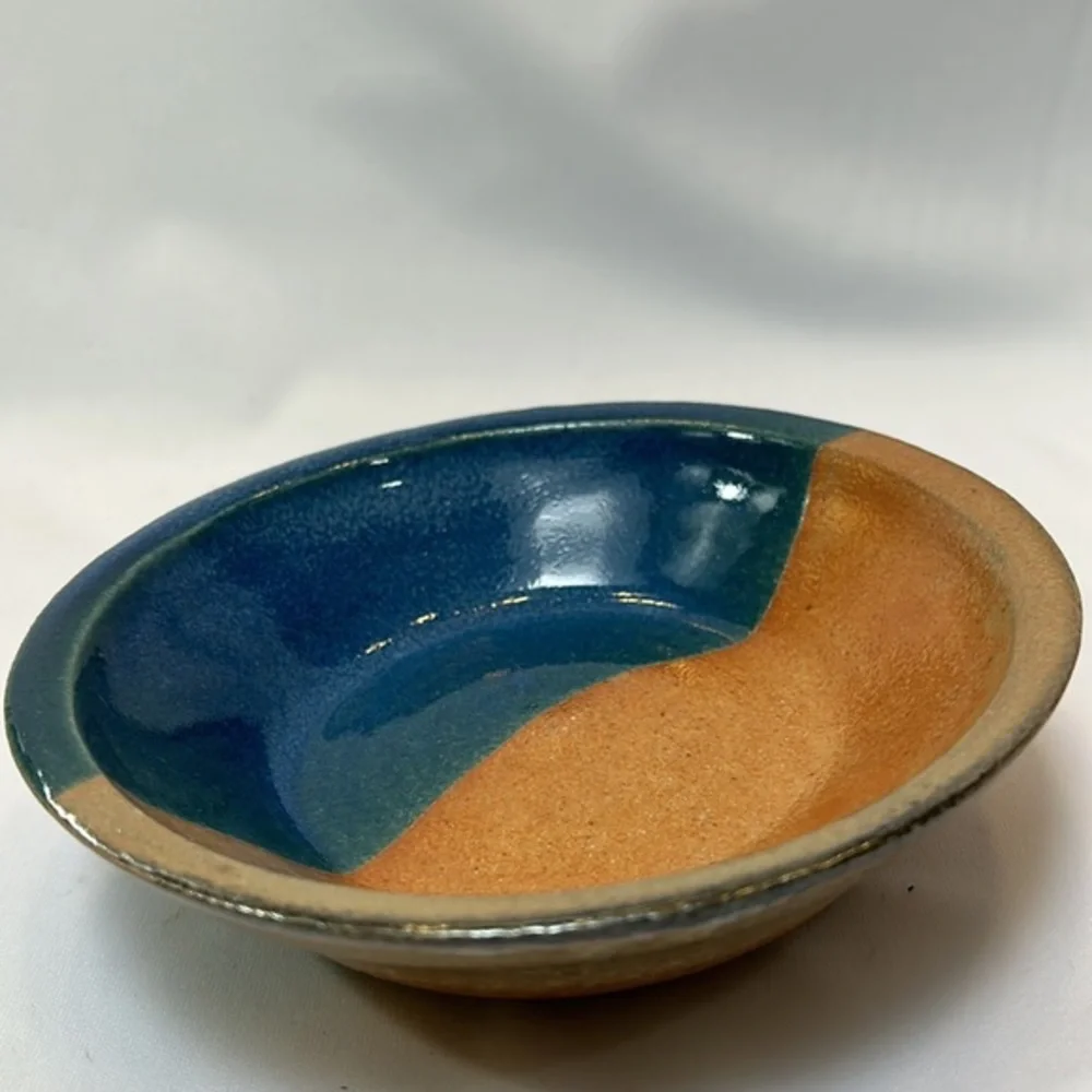 N/A pottery bowl