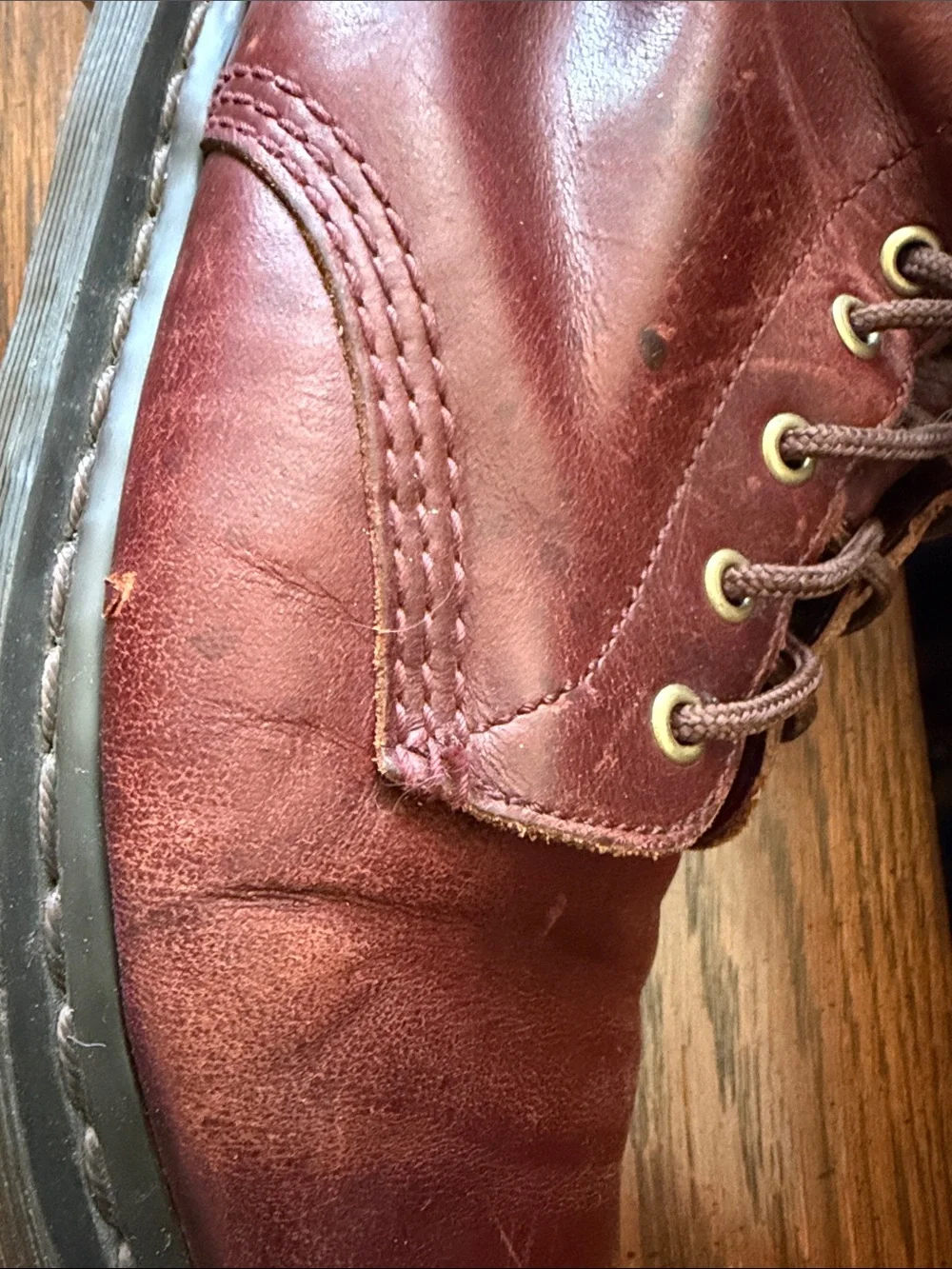 Dr. Martens sturdy lace