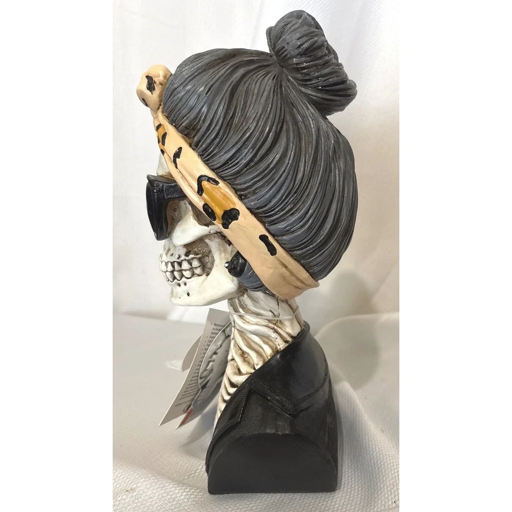 N/A skeleton bust