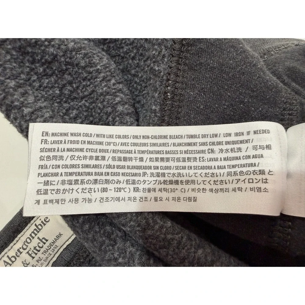 Abercrombie & Fitch shorts pockets activities