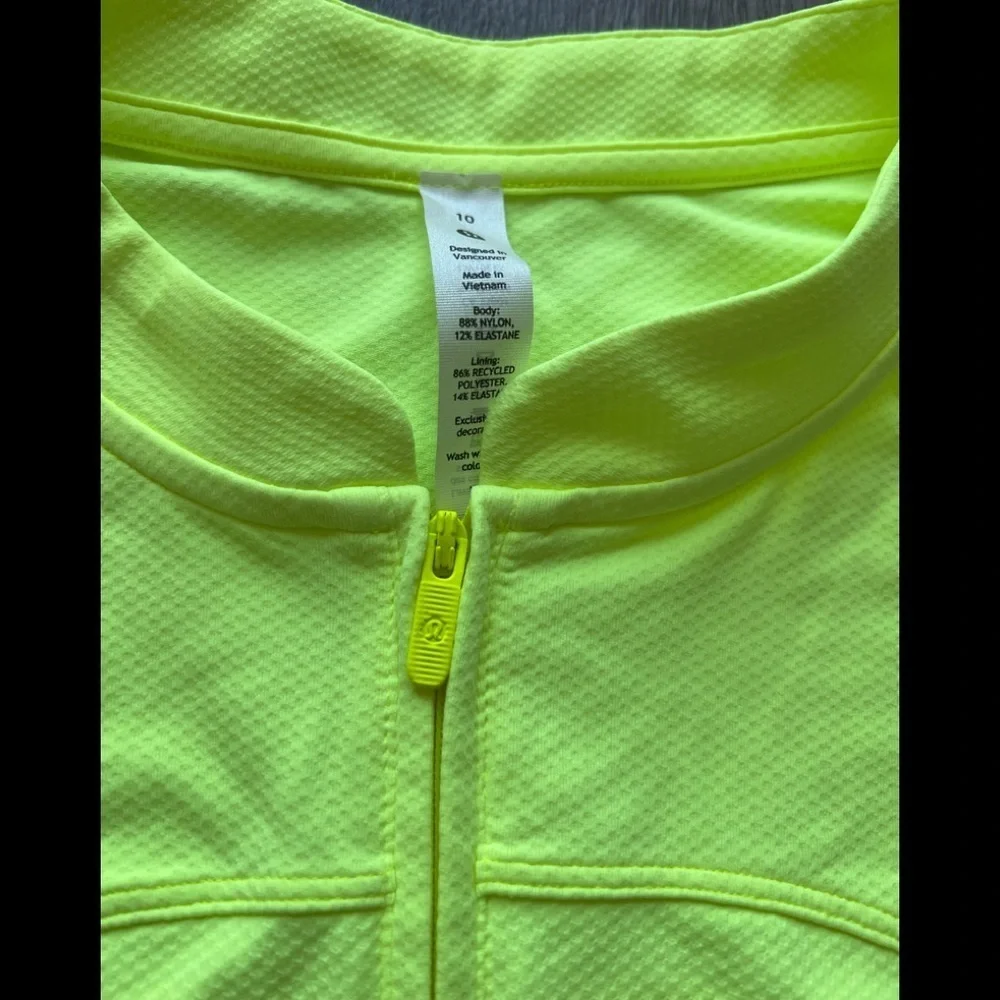 lululemon athletica lululemon front
