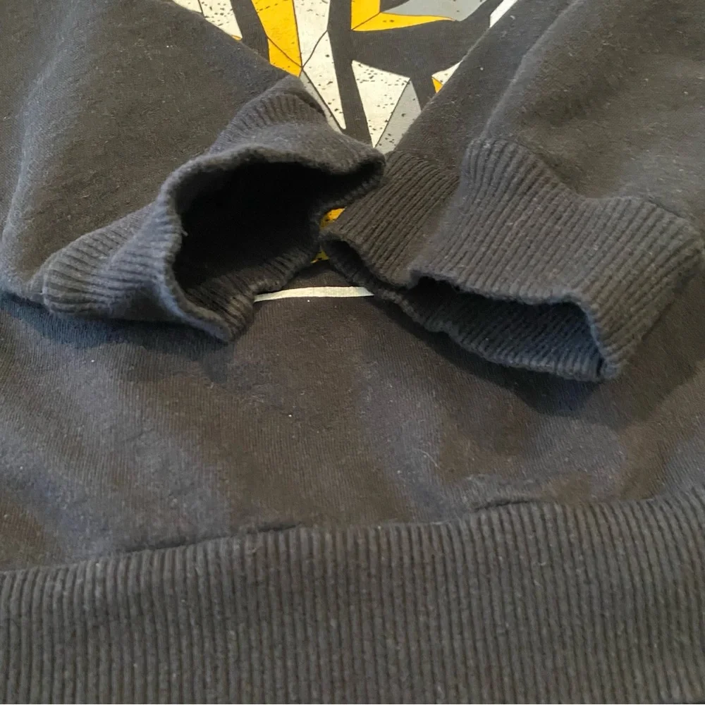 Bumblebee sweatshirt by Transformers with hood black yellow kids shirt size 7/8