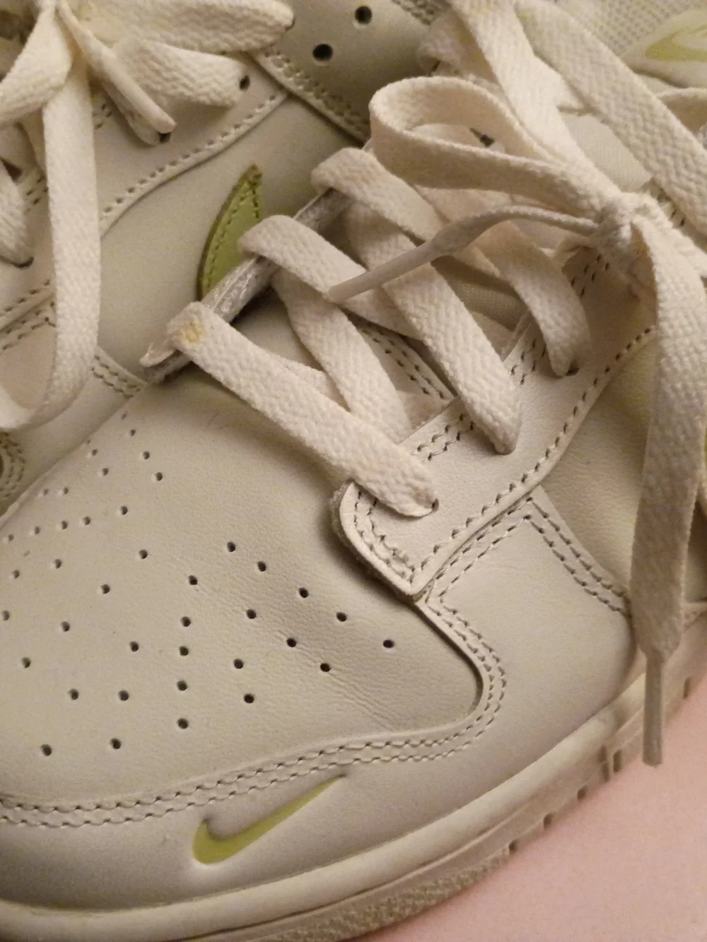 Nike Wmns Dunk Low 'Phantom Olive Aura'
