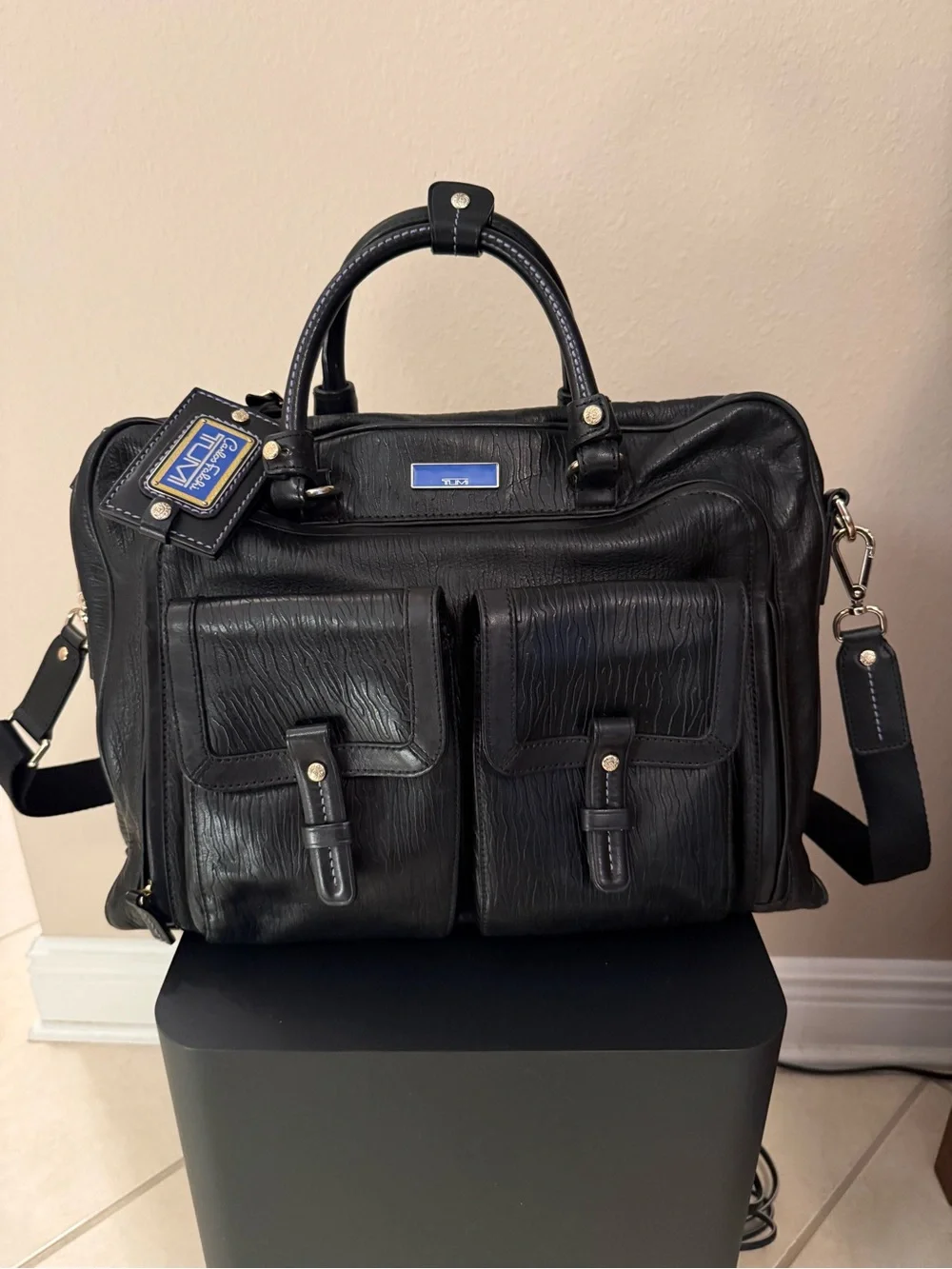 Tumi premium carlos