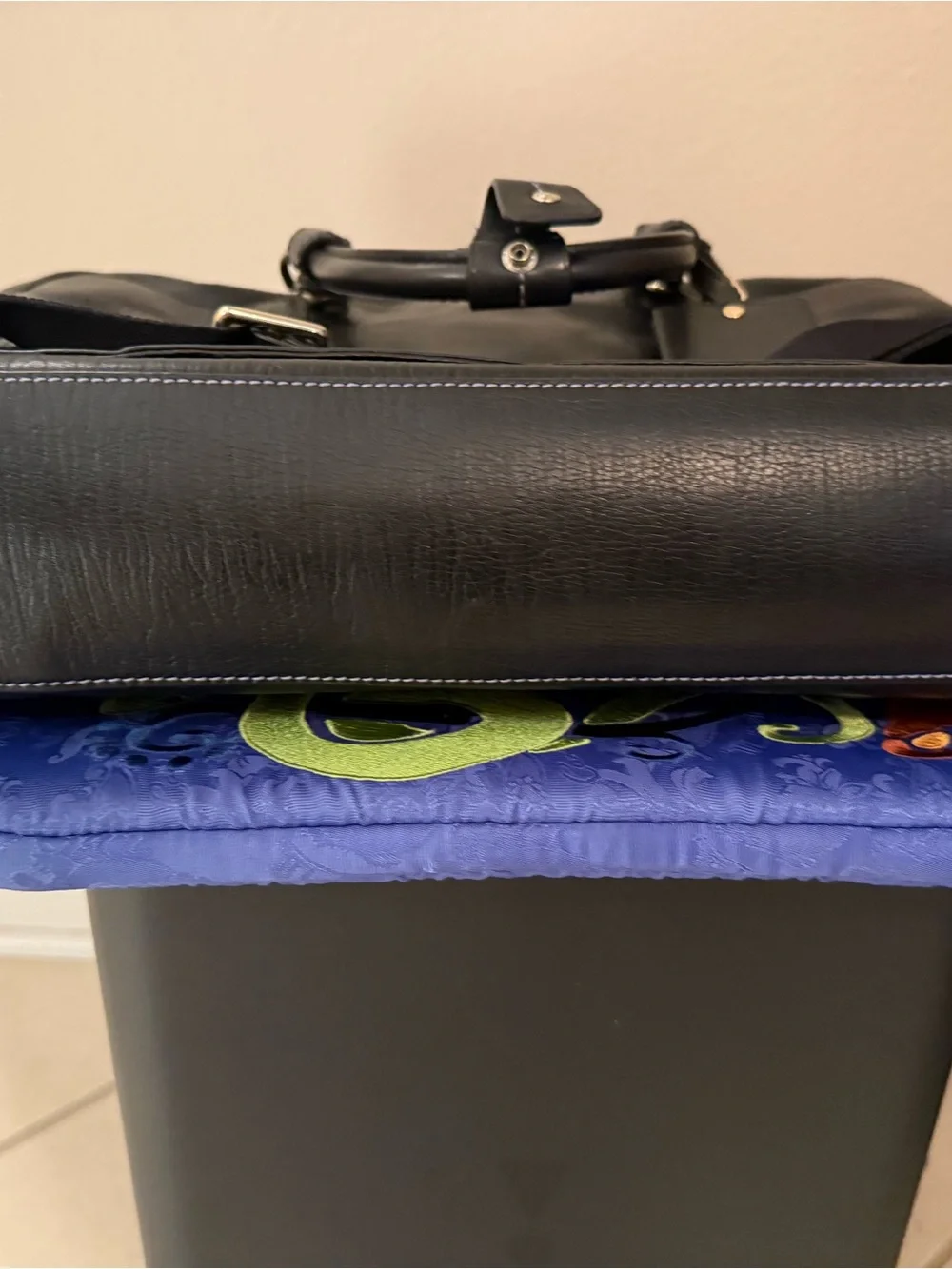 Tumi premium carlos