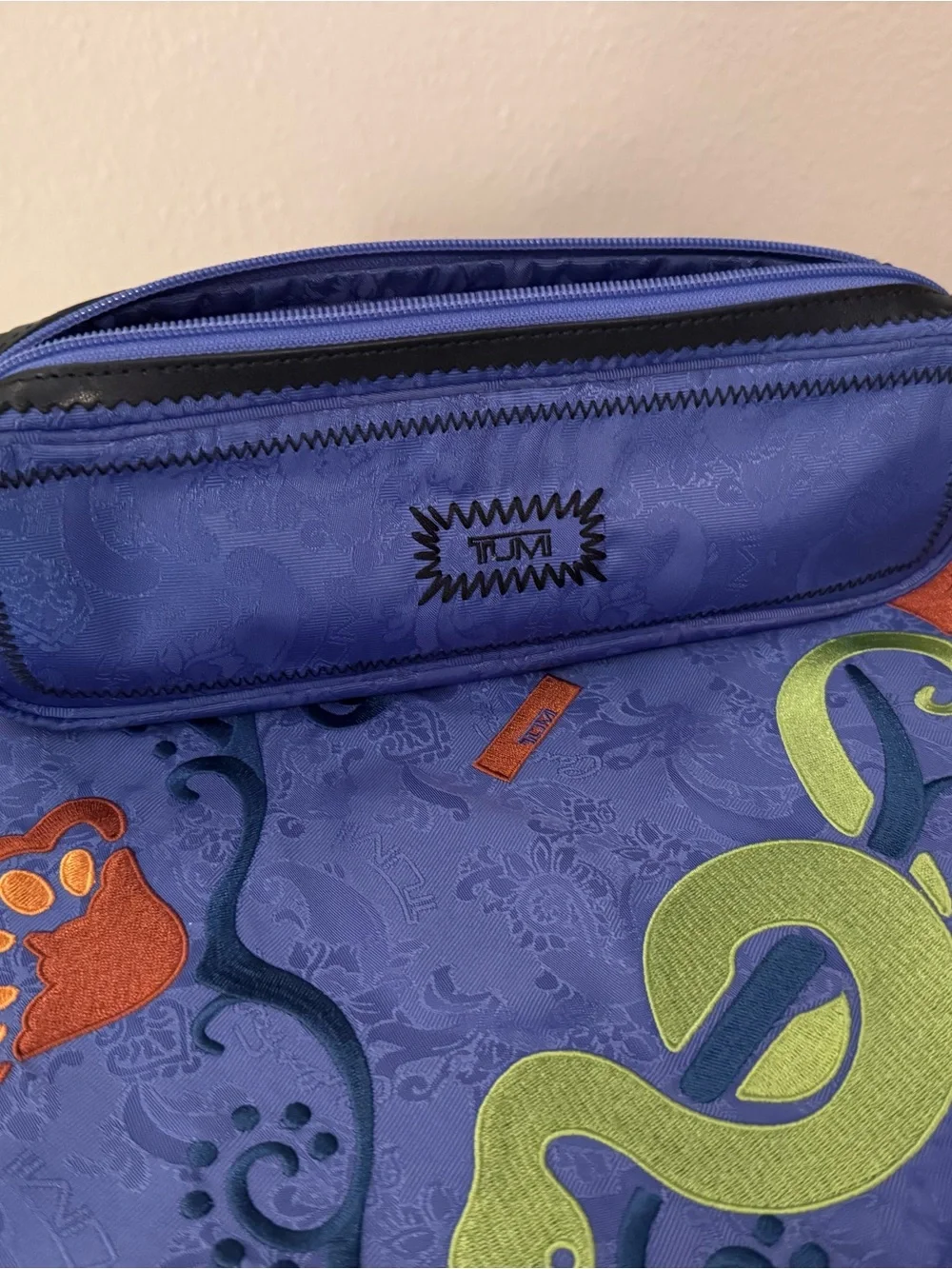 Tumi premium carlos