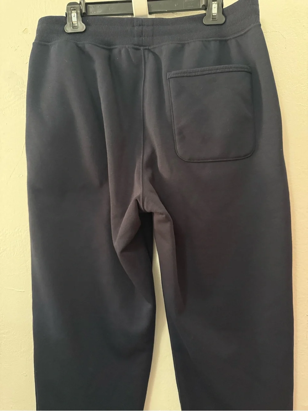 Navy blue UNIQLO Heattech pile lined sweatpants in size L. NWT