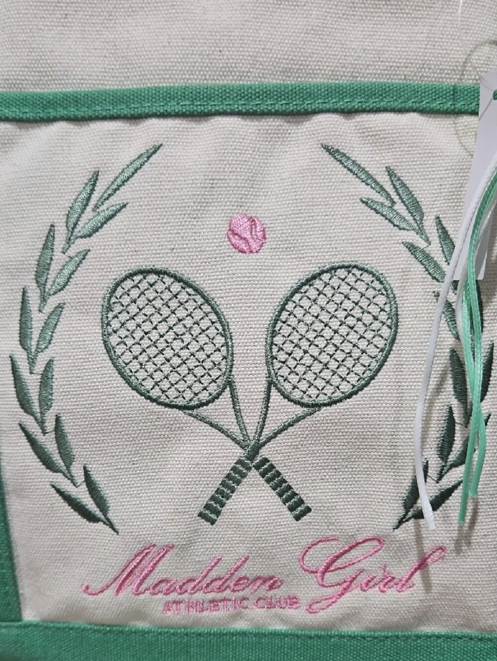 🎄 NWT! Madden Girl 