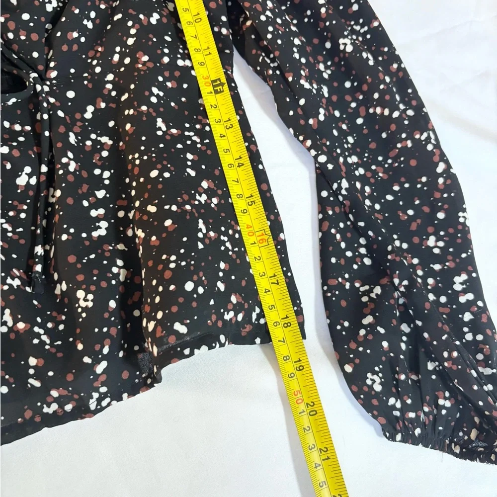 Abercrombie & Fitch Black polka dot crop Blouse