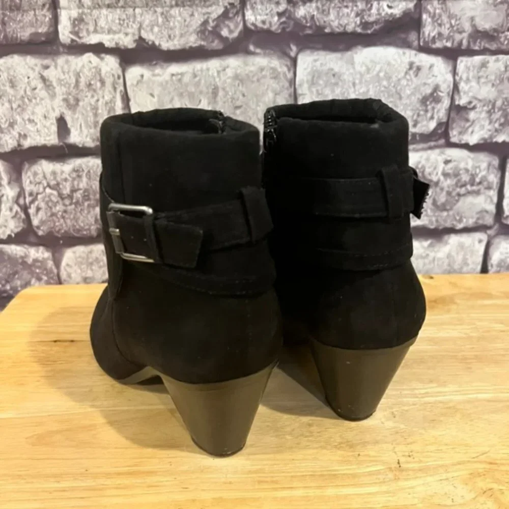 Solanz Black Zip Up Ankle Boots Size 7
