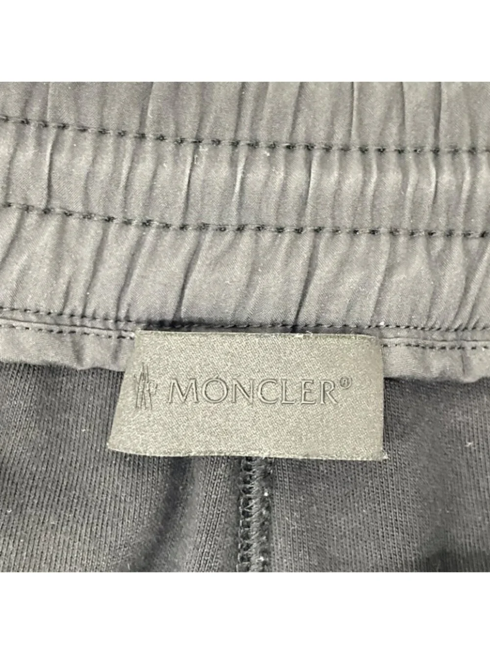 Moncler type 23