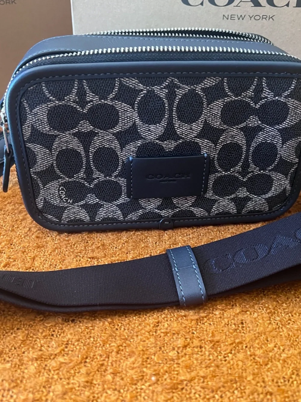 Coach Original sling} nwt bag
