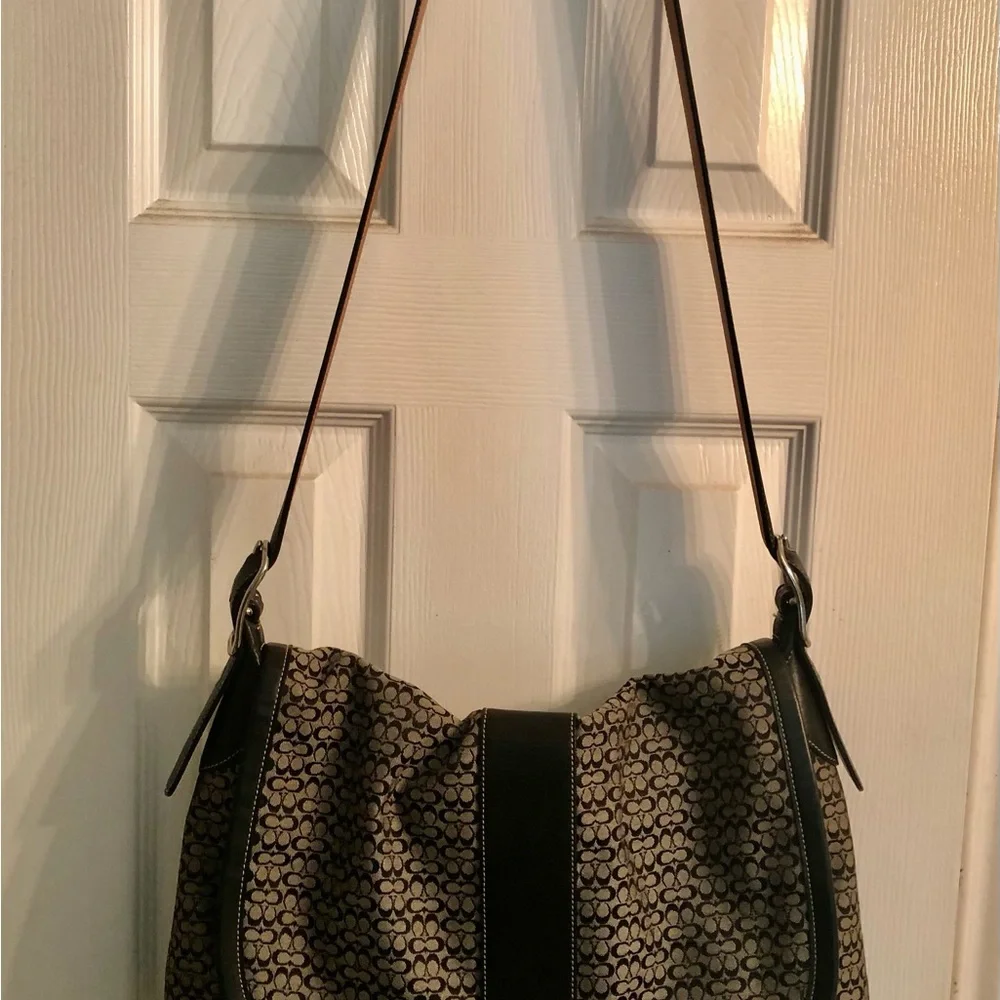 Coach hobo messenger