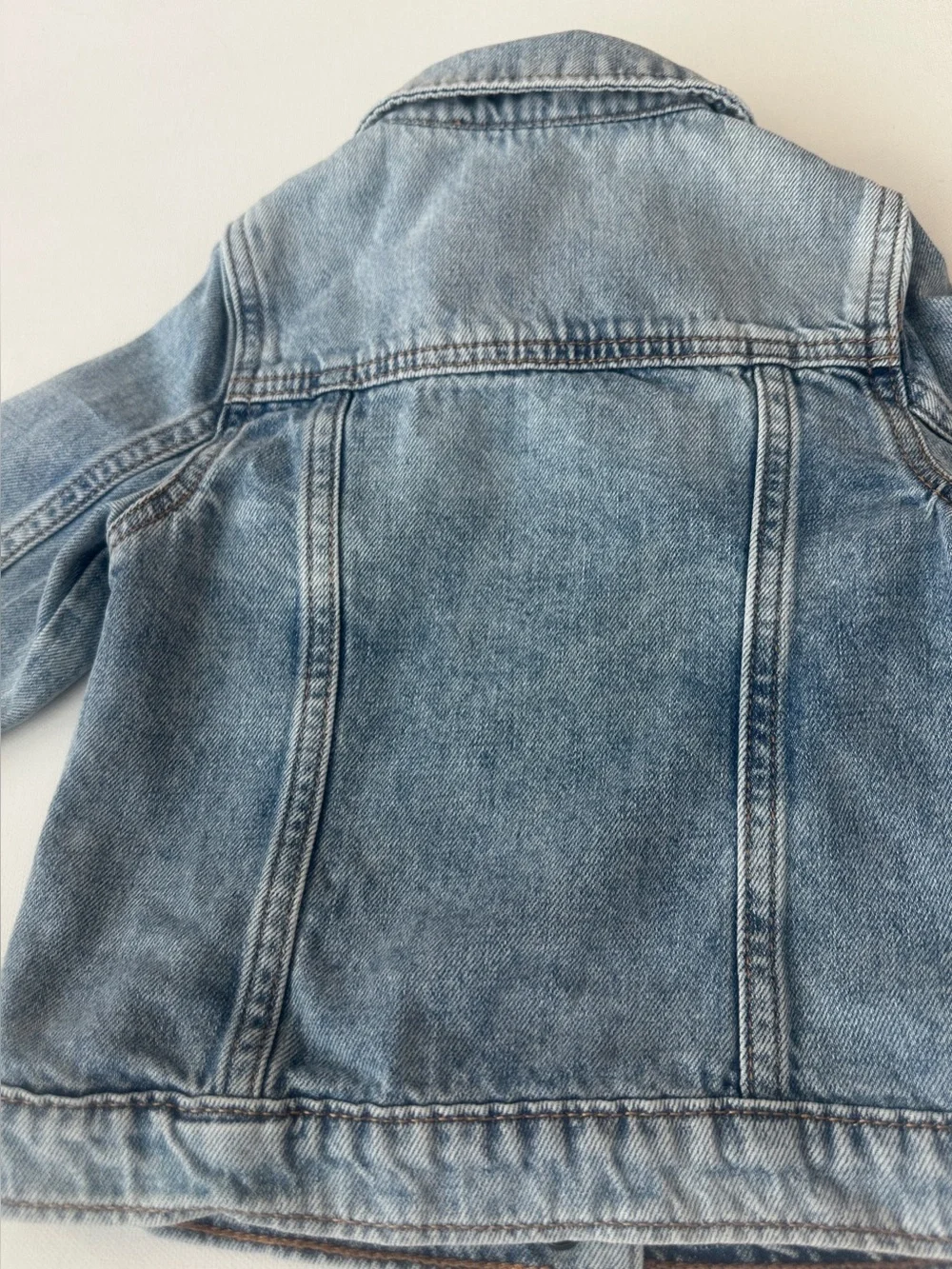 GAP girl’s distressed