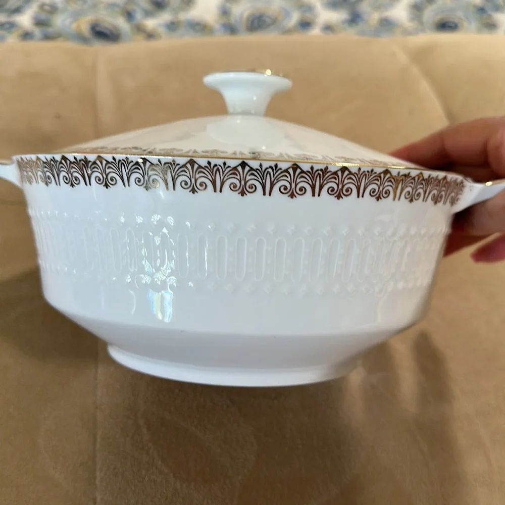 Margarete Fine China excellent preowned