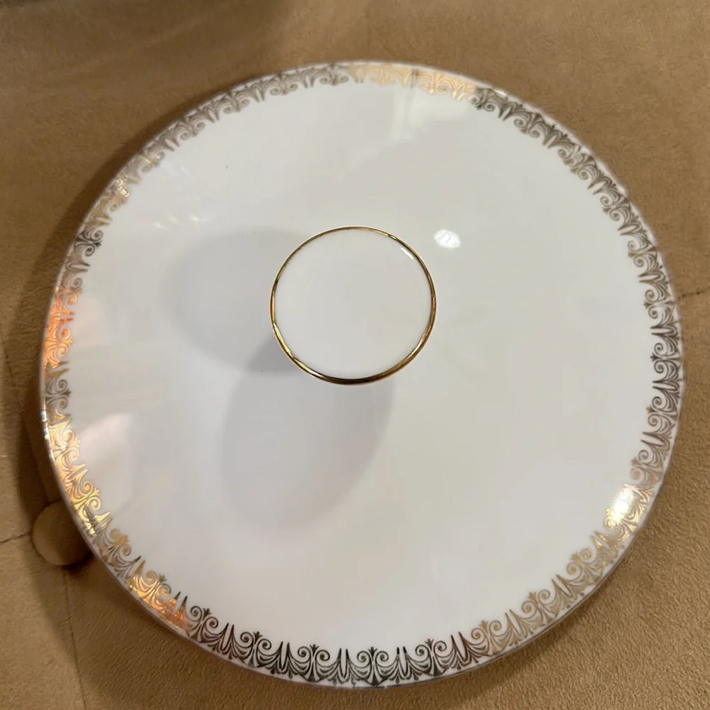 Margarete Fine China excellent preowned