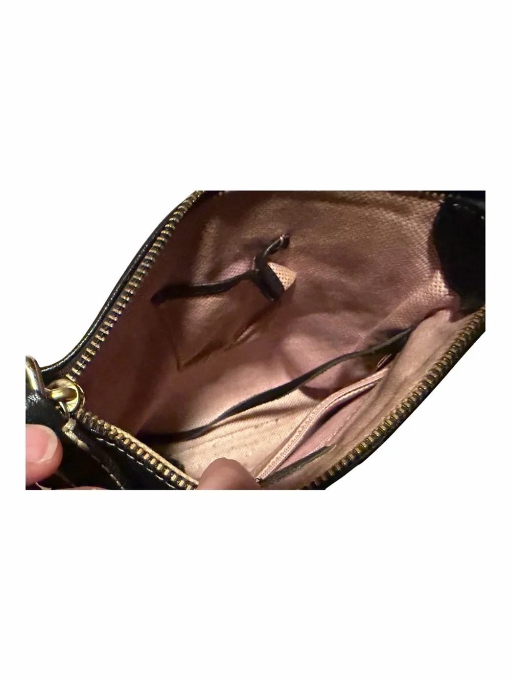 Dooney & Bourke compact pebbled