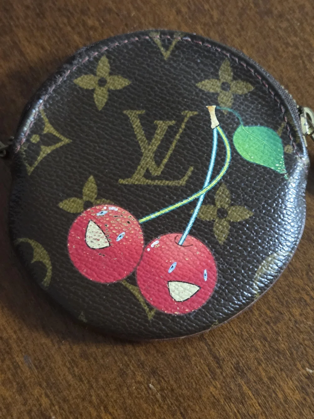 Louis Vuitton round monogram