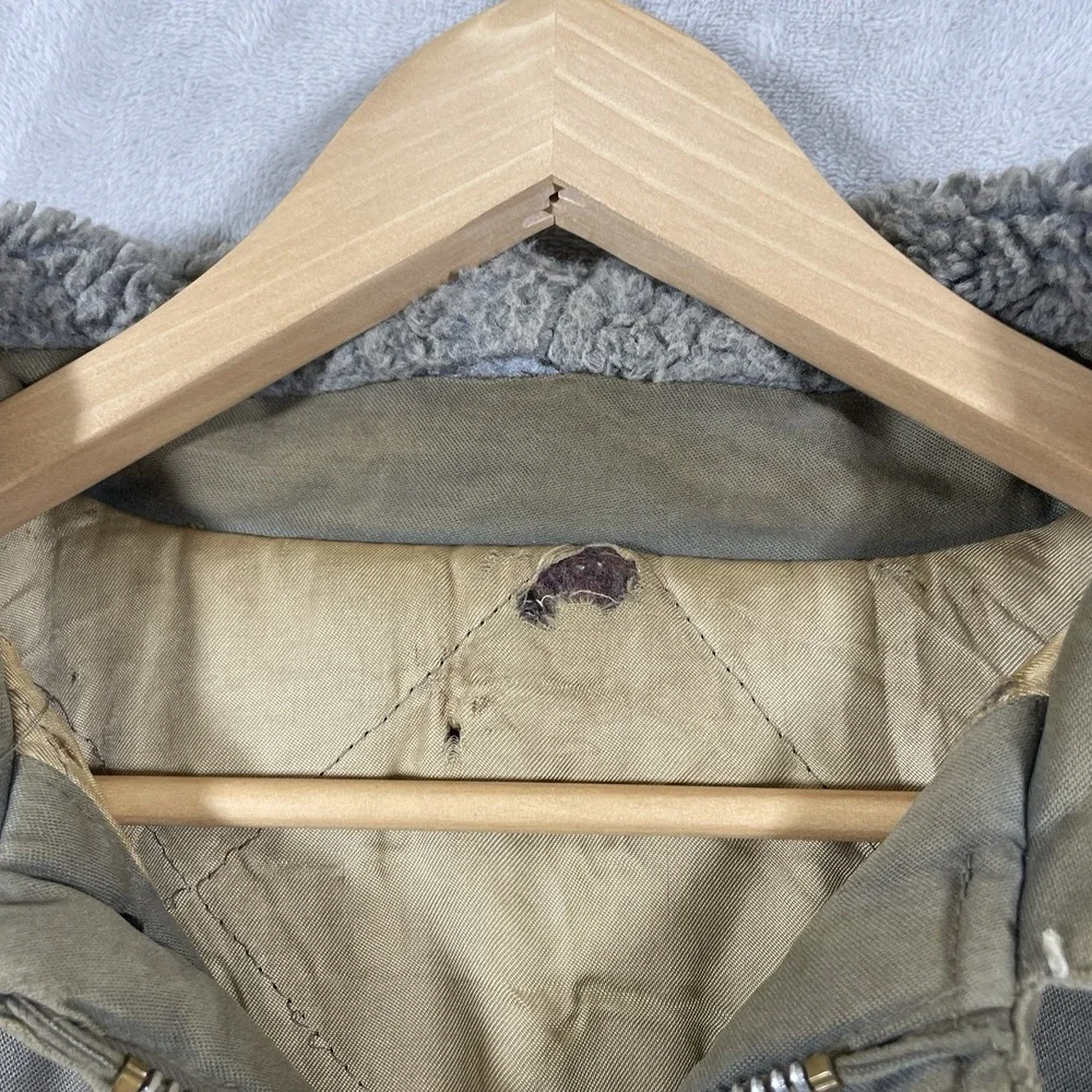 N/A zipper buttons