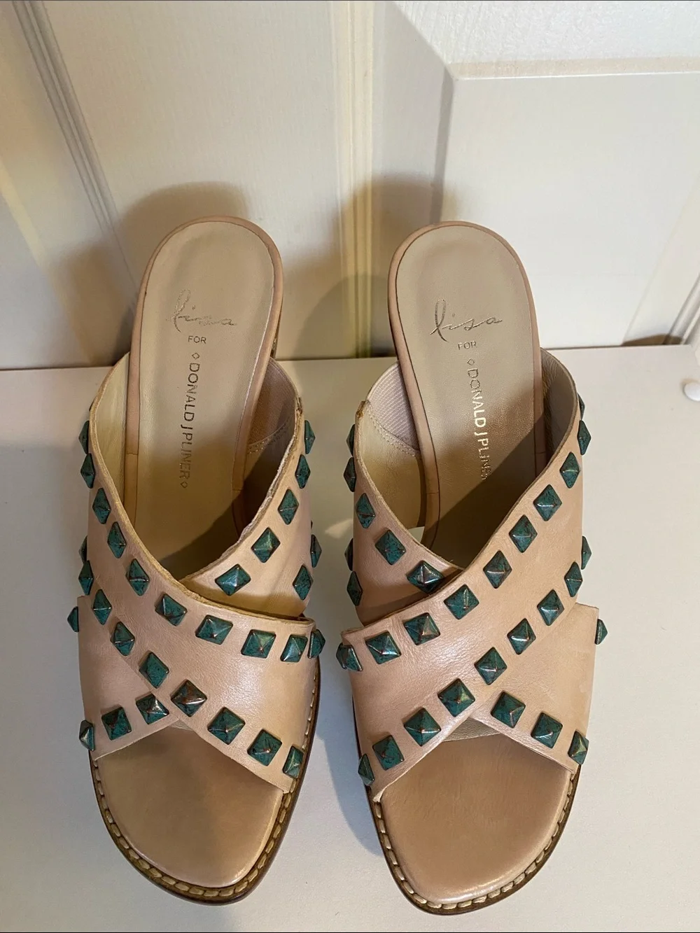 Donald J. Pliner slip crisscross
