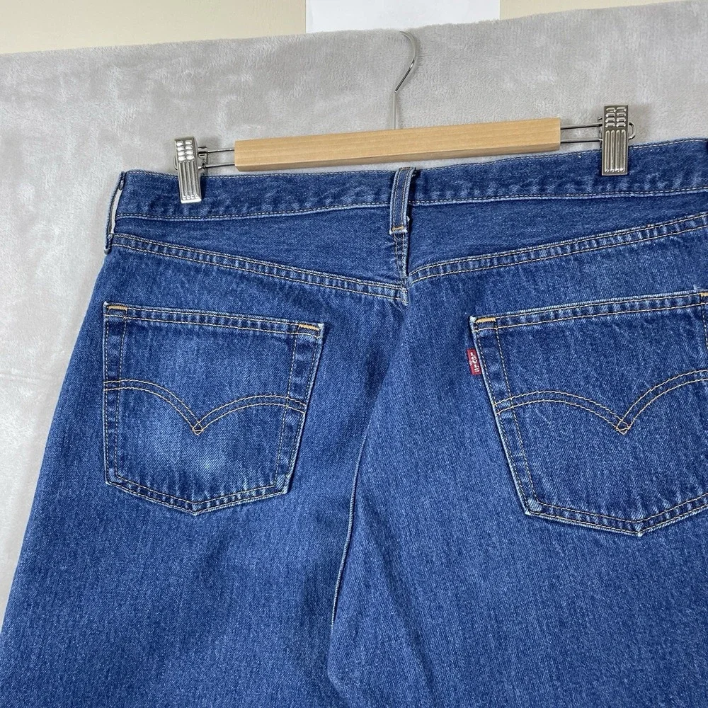 Levis item excellent