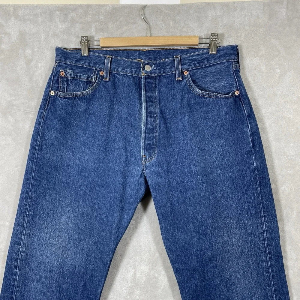Levis item excellent