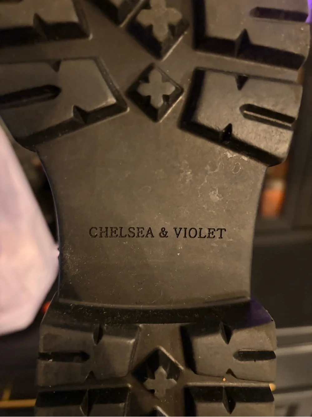 Chelsea & Violet black lug