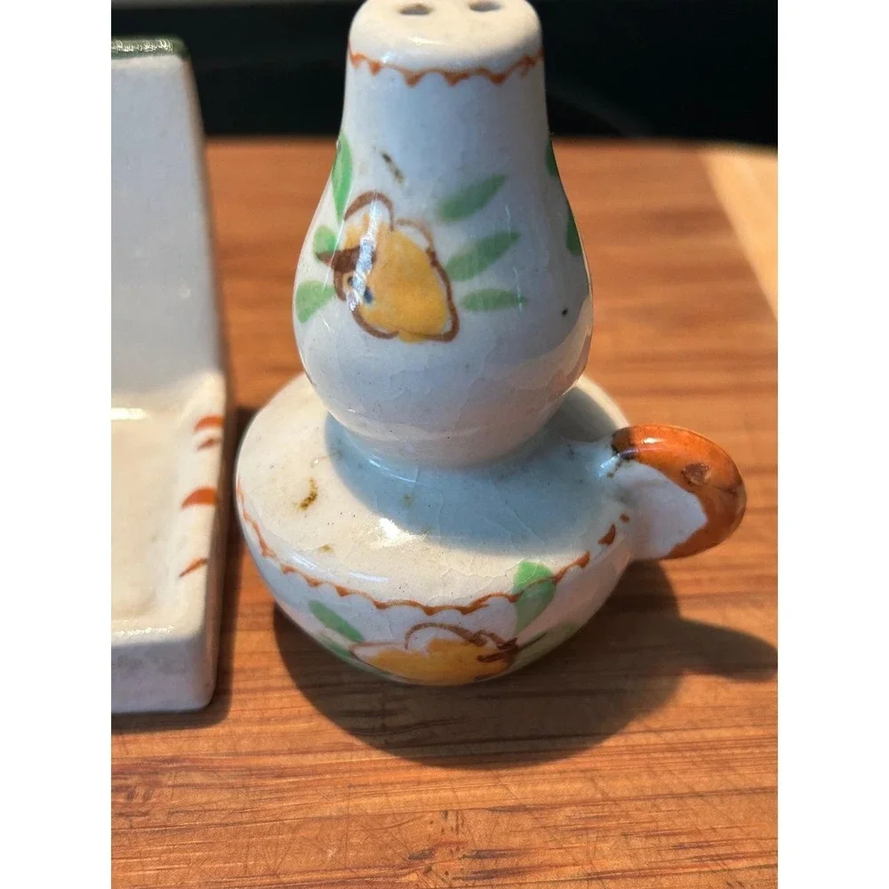 The Unbranded Brand vintage ceramic