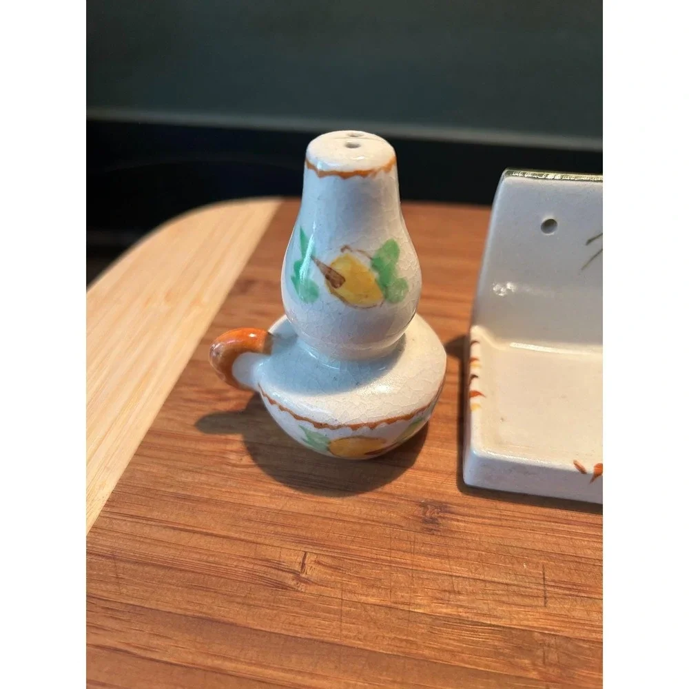 The Unbranded Brand vintage ceramic
