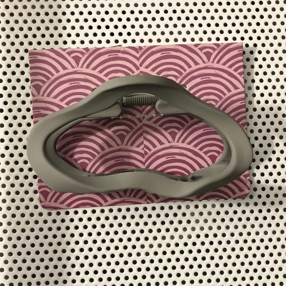 Gray Claw Clip