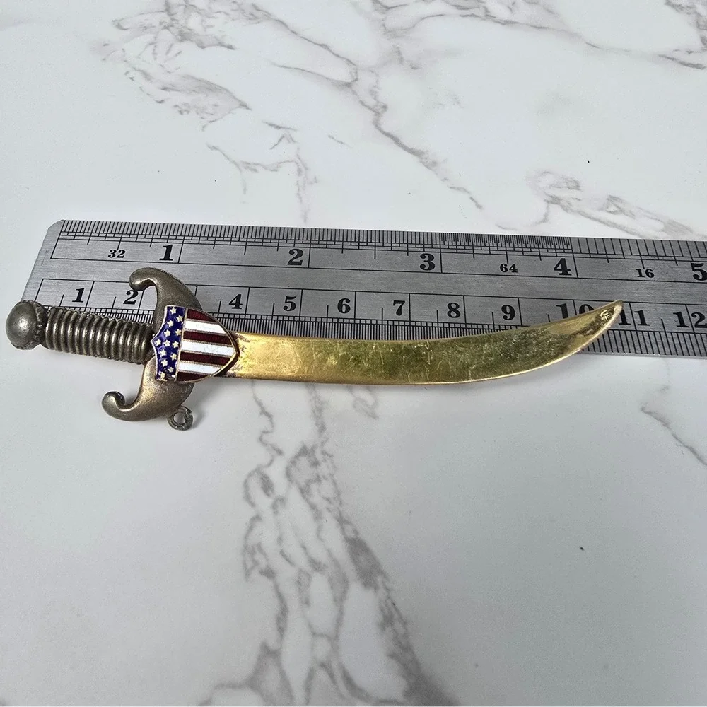 Unbranded vintage scimitar