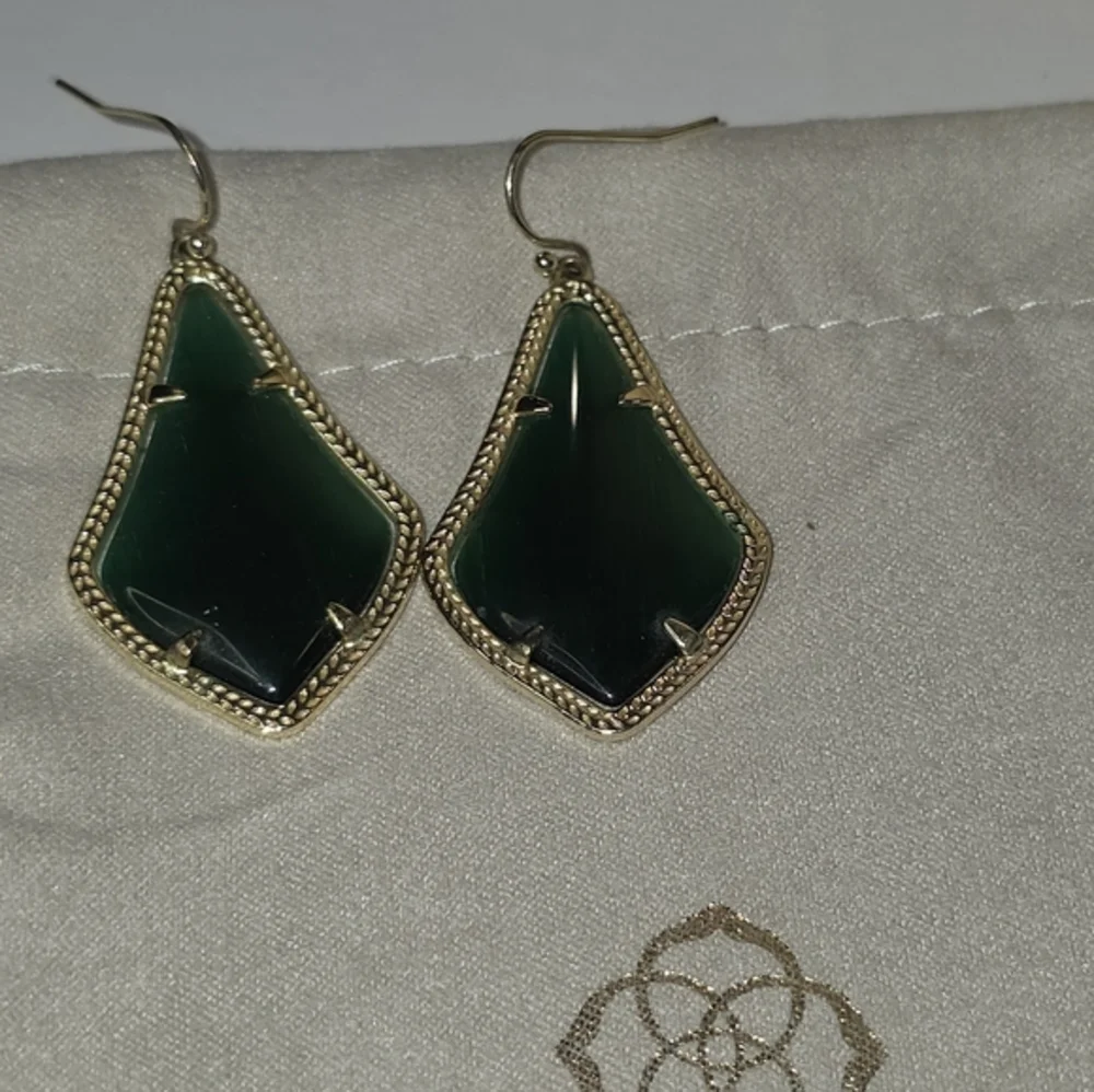 Kendra Scott chic drop